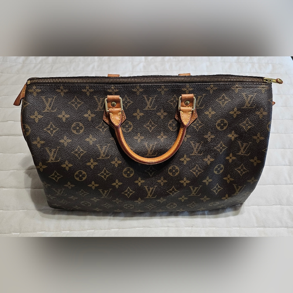 SOLD Louis Vuitton Speedy 40 Beautiful Thick Canvas